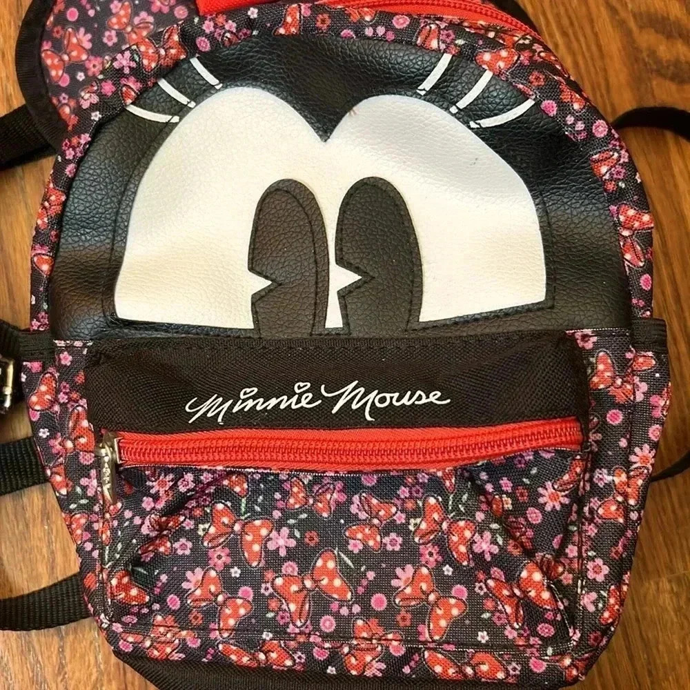 Disney Minnie Mouse Mini Backpack, great condition - Picture 3 of 7